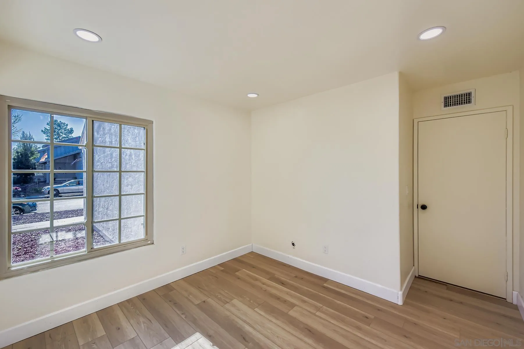https://cdn.realtyfeed.com/cdn/127/260001395/9064c487164052a53ed2755ef48018f0.webp
