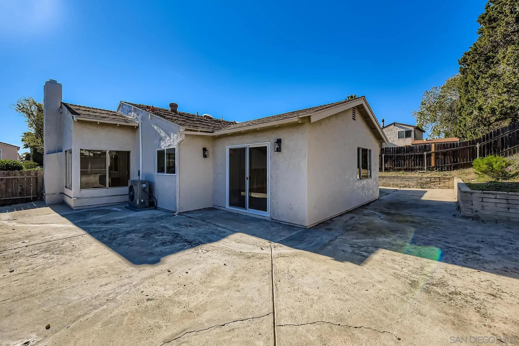 https://cdn.realtyfeed.com/cdn/127/260001395/97ebb47e3d742cbcf2c393ae326df438.webp