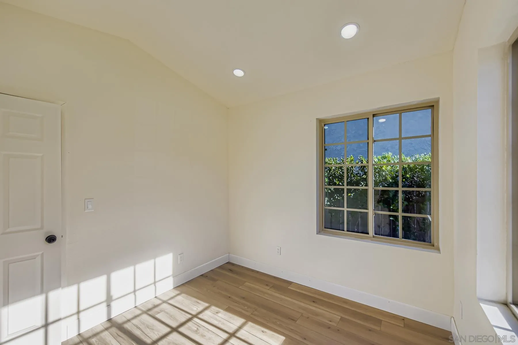 https://cdn.realtyfeed.com/cdn/127/260001395/9d449af0858096ed2dd9f4487b15d48f.webp