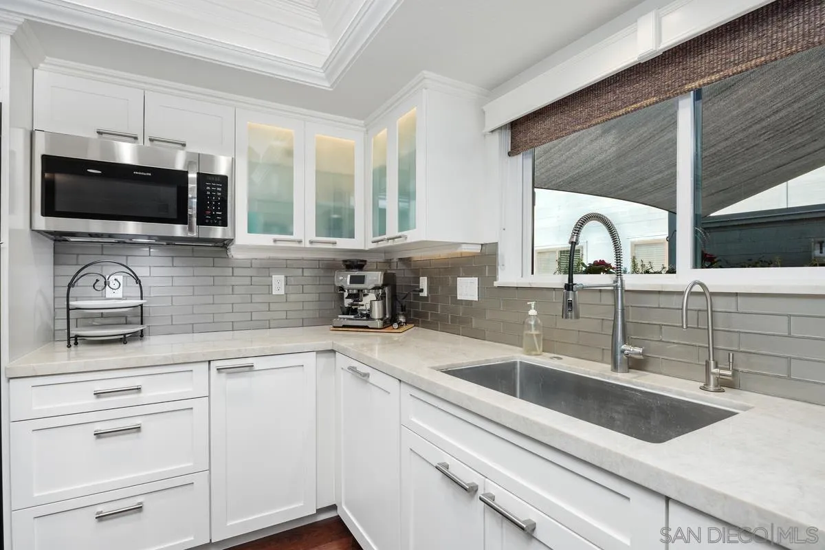 Photo #6: 260001398 Listing: Photo #6