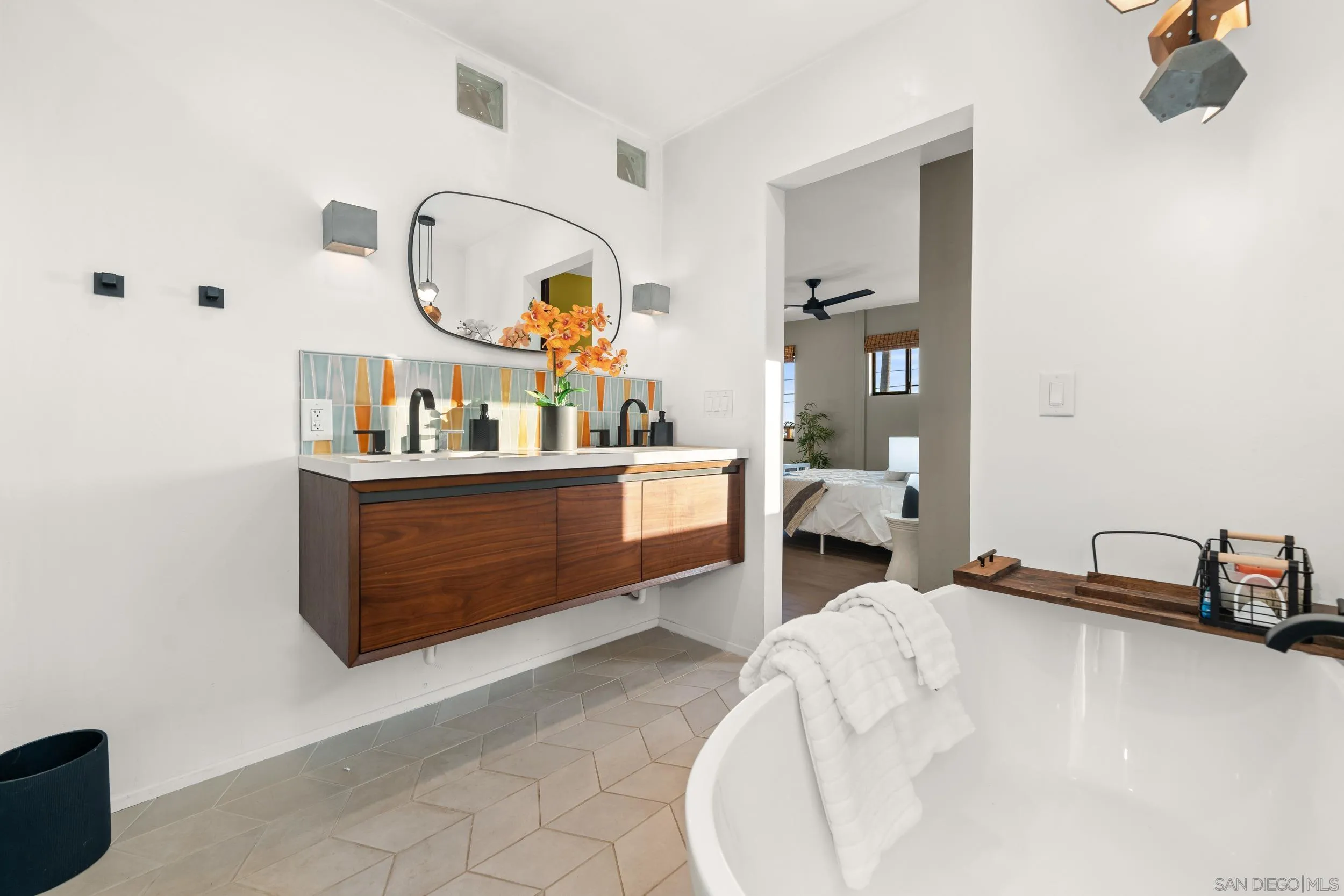 https://cdn.realtyfeed.com/cdn/127/260001399/2ac8572f4051b6ba93d6dea3f70759ef.webp
