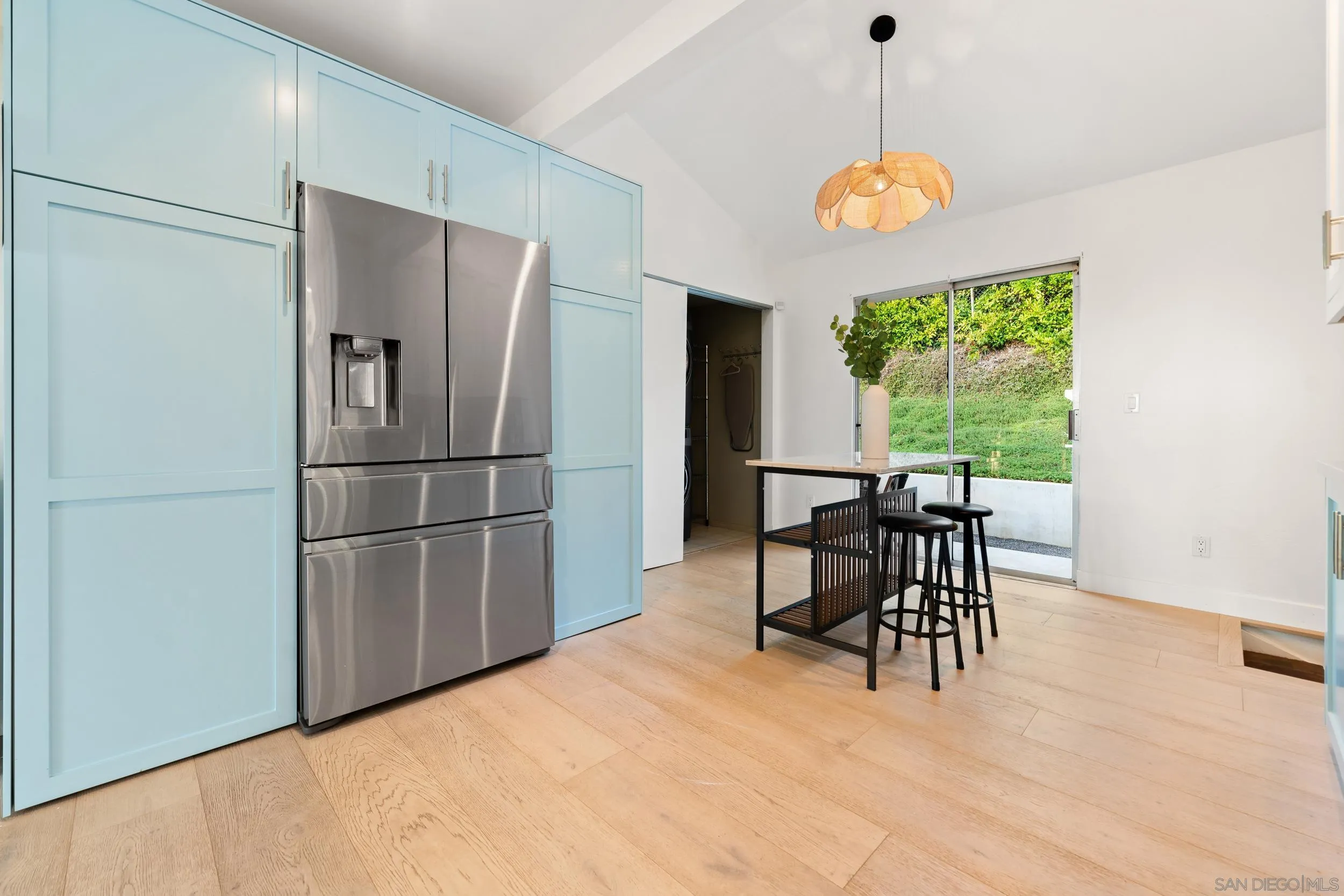 https://cdn.realtyfeed.com/cdn/127/260001399/722480a58875bb4addab3b9c6b645338.webp