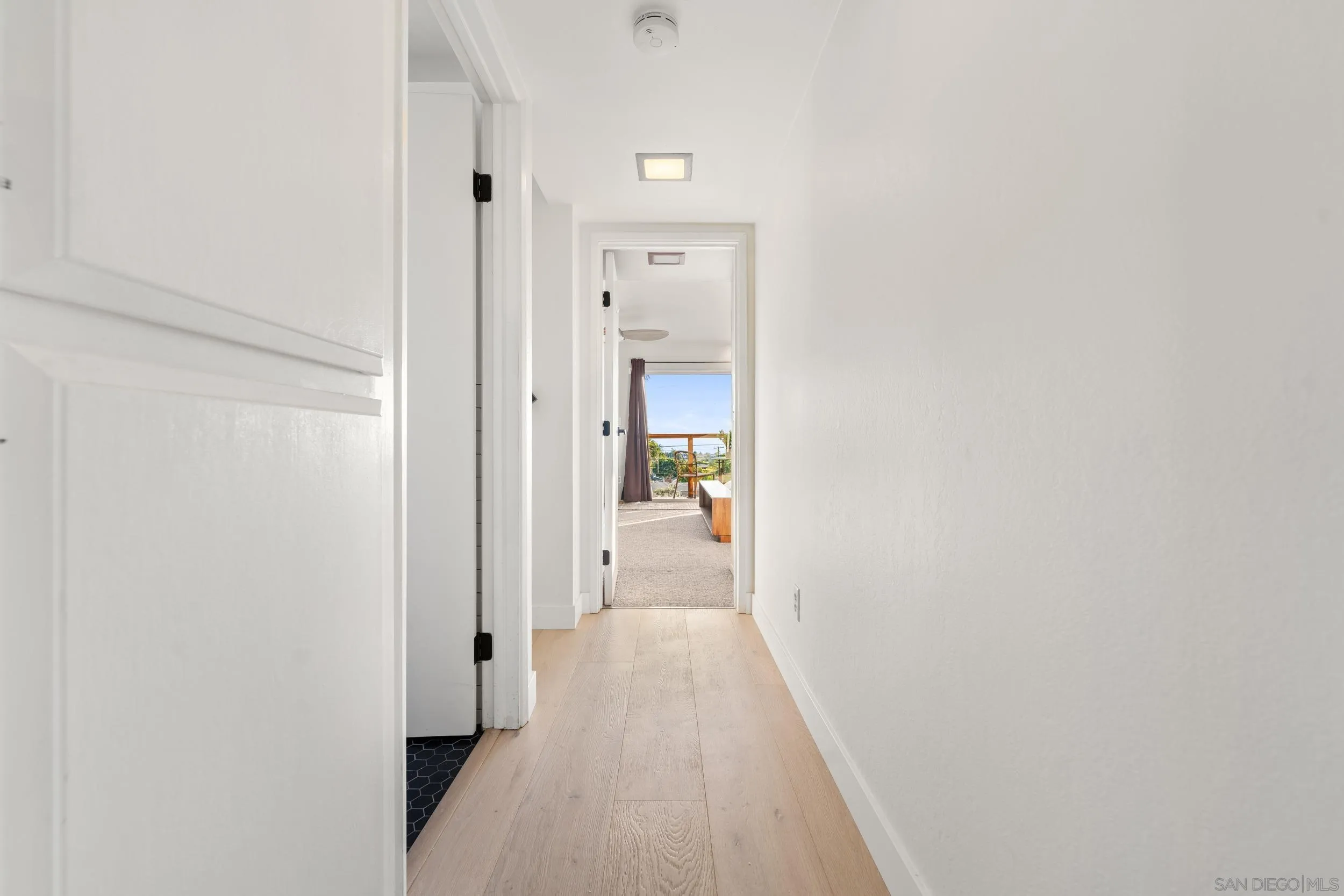 https://cdn.realtyfeed.com/cdn/127/260001399/a28f94401bcb7f3983b45a215a49203c.webp