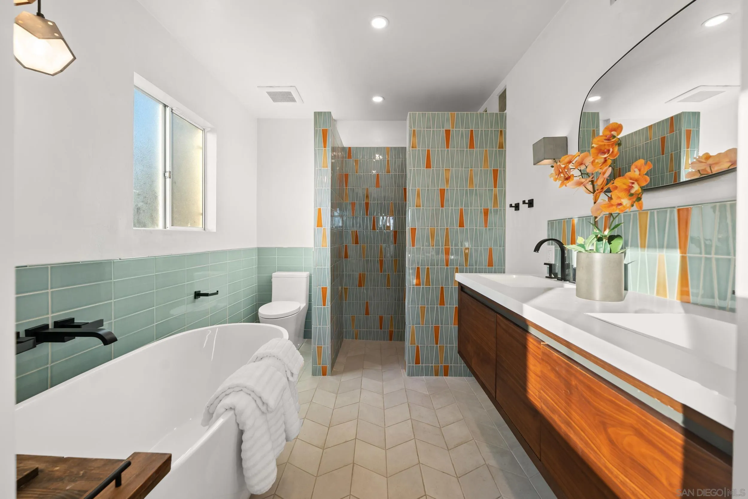 https://cdn.realtyfeed.com/cdn/127/260001399/ba3d6d66c0a4abac3a8912530da5ad32.webp