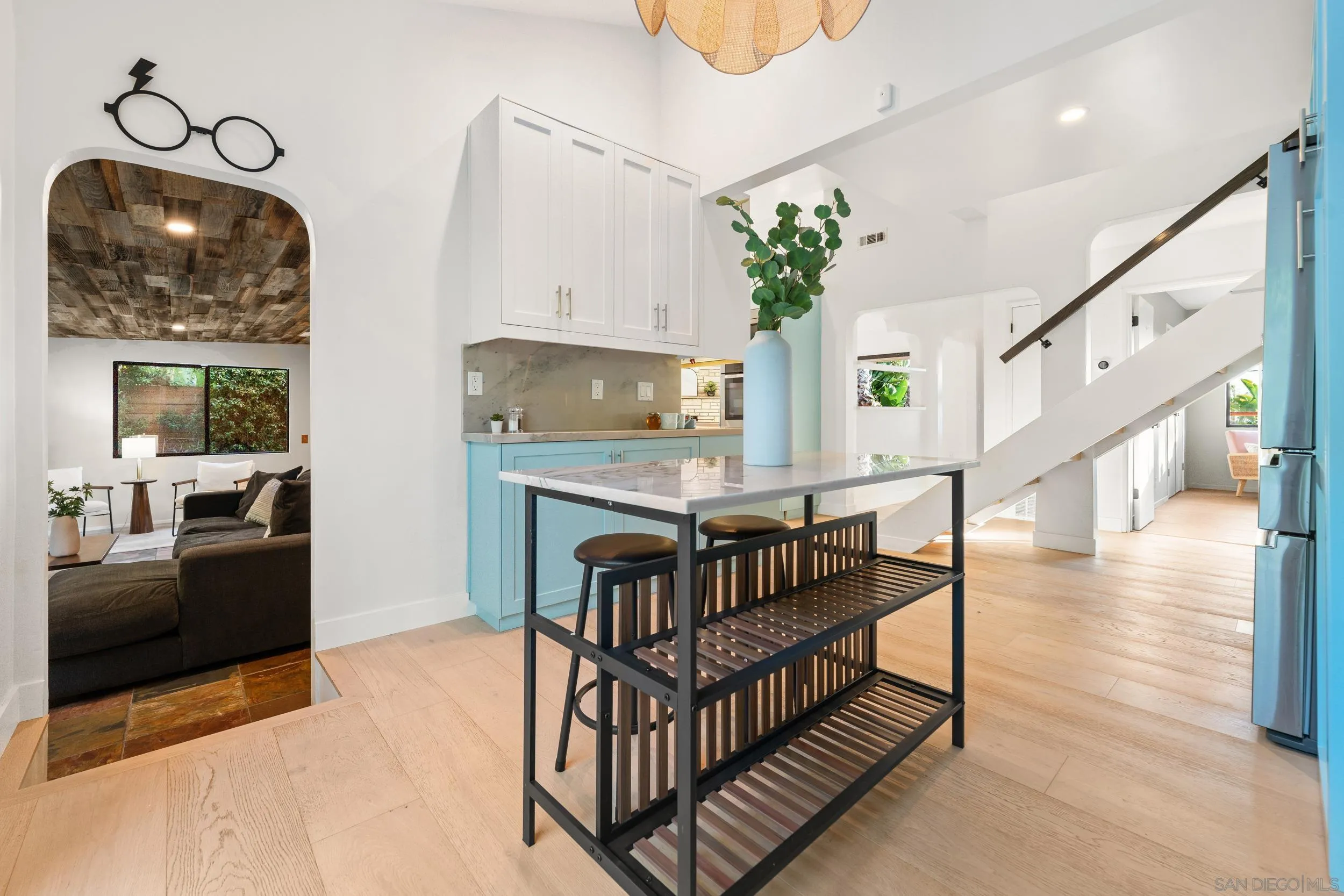 https://cdn.realtyfeed.com/cdn/127/260001399/bc09680b96139e8edadb069cb88b43e9.webp