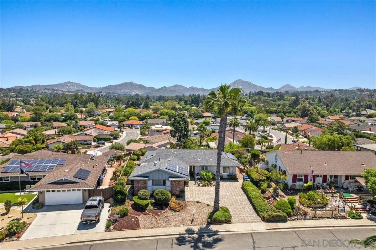 https://cdn.realtyfeed.com/cdn/127/260001400/06f31803e662f8312cbc5a648bd44906.webp