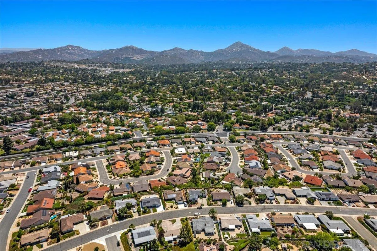 https://cdn.realtyfeed.com/cdn/127/260001400/37a9341dd10085b960f2b6f222c0b93f.webp