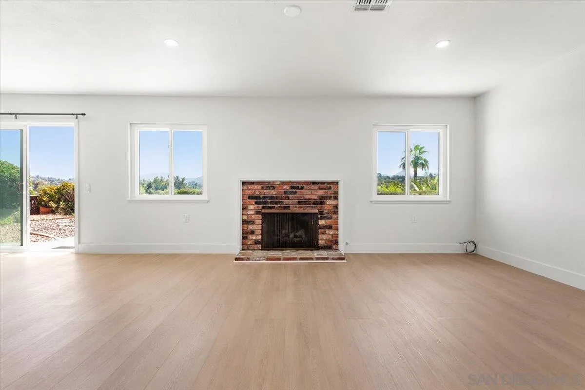 https://cdn.realtyfeed.com/cdn/127/260001400/5a125ba82528e2b639ce190b9b460d89.webp