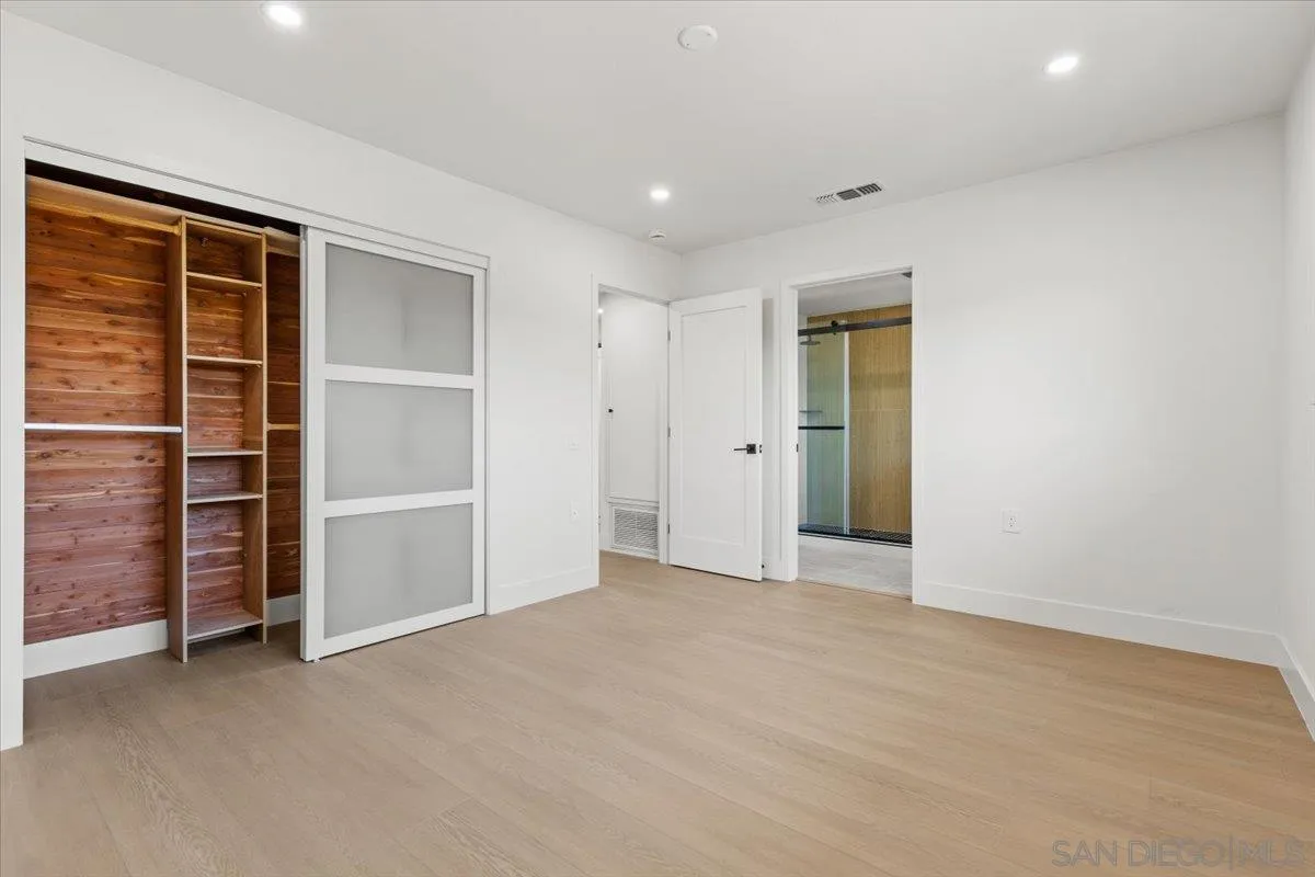 https://cdn.realtyfeed.com/cdn/127/260001400/74ee084327e1247bc8e618e40b950452.webp