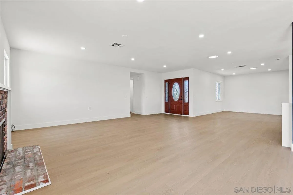 https://cdn.realtyfeed.com/cdn/127/260001400/79c7b5943ace49a7089c5437e4351edd.webp