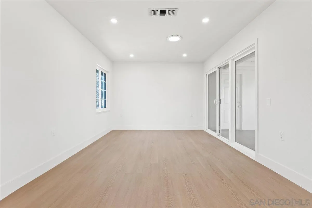 https://cdn.realtyfeed.com/cdn/127/260001400/91ec79500e02d6954a49babf9439416f.webp