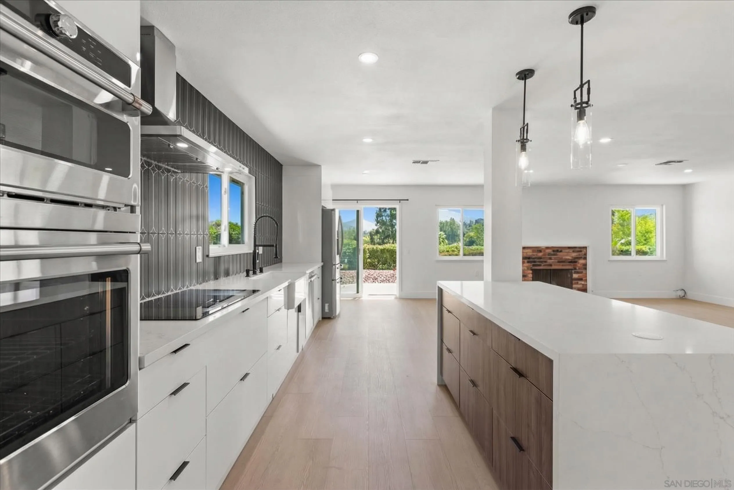https://cdn.realtyfeed.com/cdn/127/260001400/9f2b017273f1ff1d68c88387cff8a822.webp