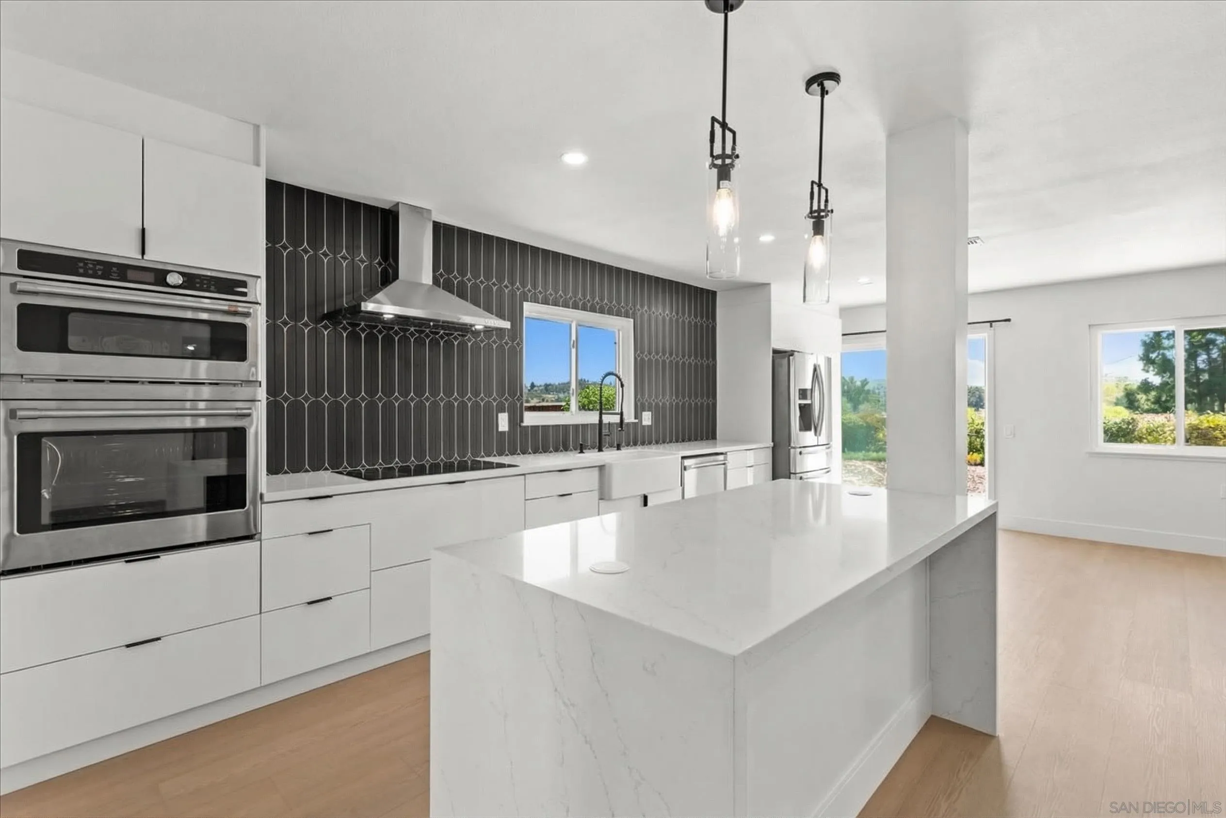 https://cdn.realtyfeed.com/cdn/127/260001400/a98d55597353da576bec013bfb697d83.webp