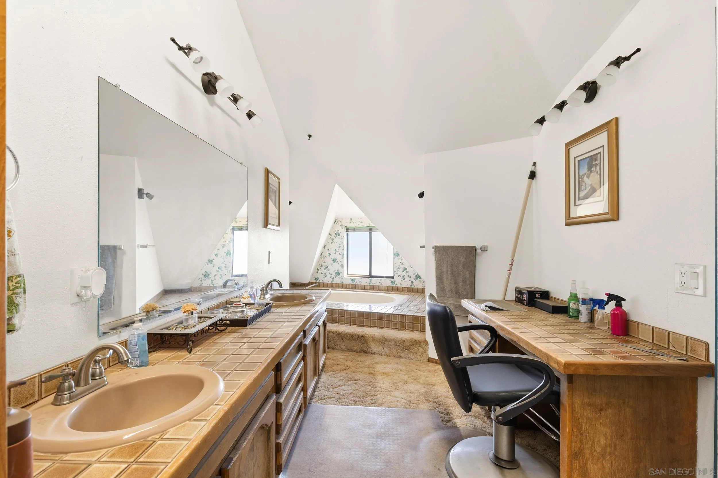 https://cdn.realtyfeed.com/cdn/127/260001403/3fd7f9d8f6621000c22526b00c6c831a.webp