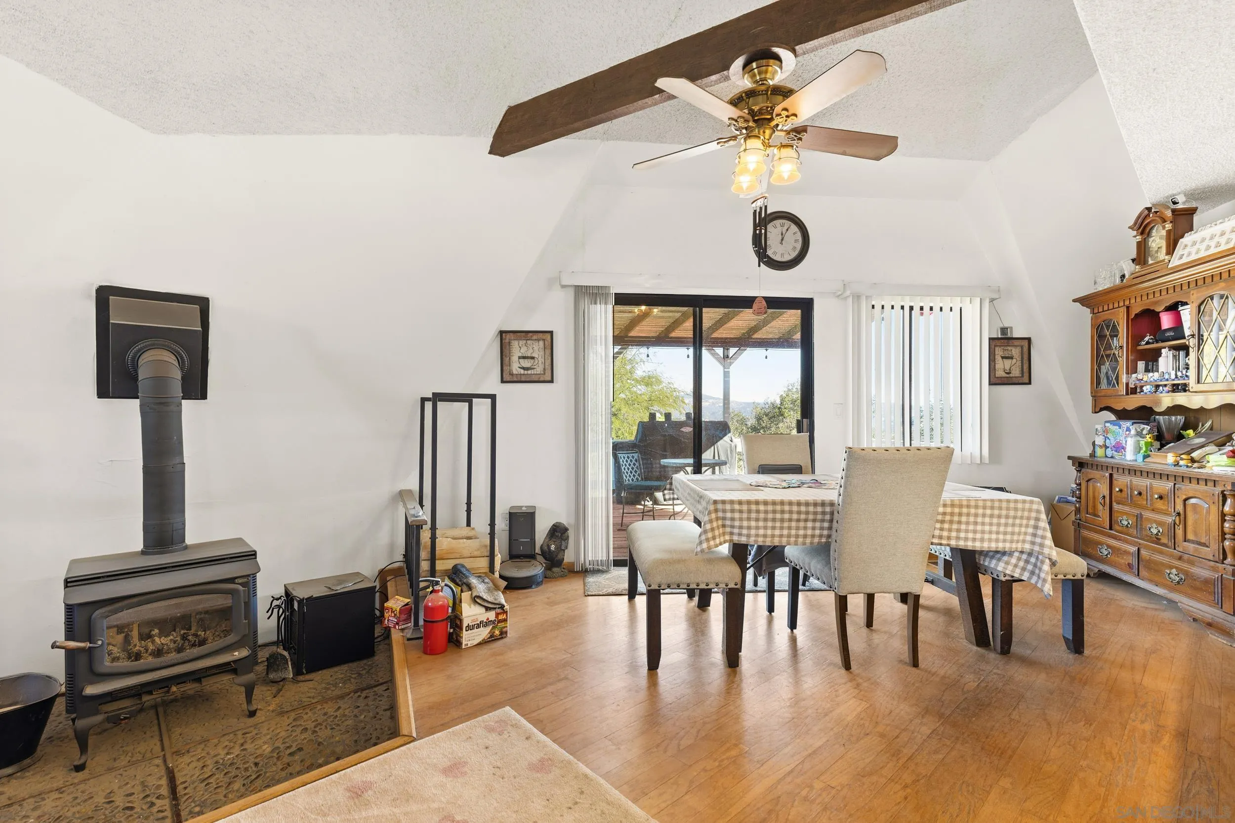 https://cdn.realtyfeed.com/cdn/127/260001403/c794f29e088f89423f3040ef7b34dd17.webp