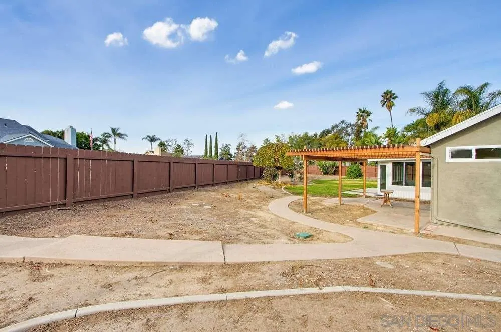 https://cdn.realtyfeed.com/cdn/127/260001405/043d76b74093d9698a8e70f1283f095e.webp