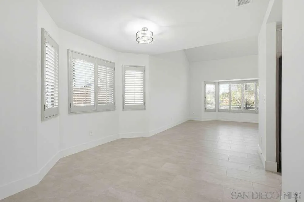 https://cdn.realtyfeed.com/cdn/127/260001405/d6e42a7d40c97c0c5f5cda71c36caf51.webp