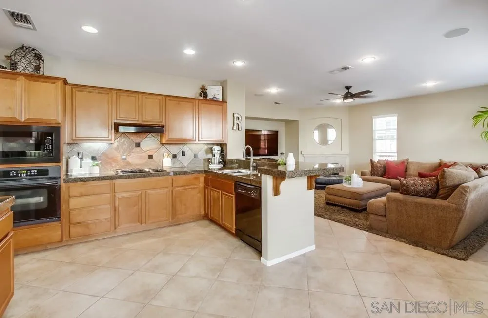 https://cdn.realtyfeed.com/cdn/127/260001410/18d9d8f6059f0241c6ecf195f7f858b7.webp