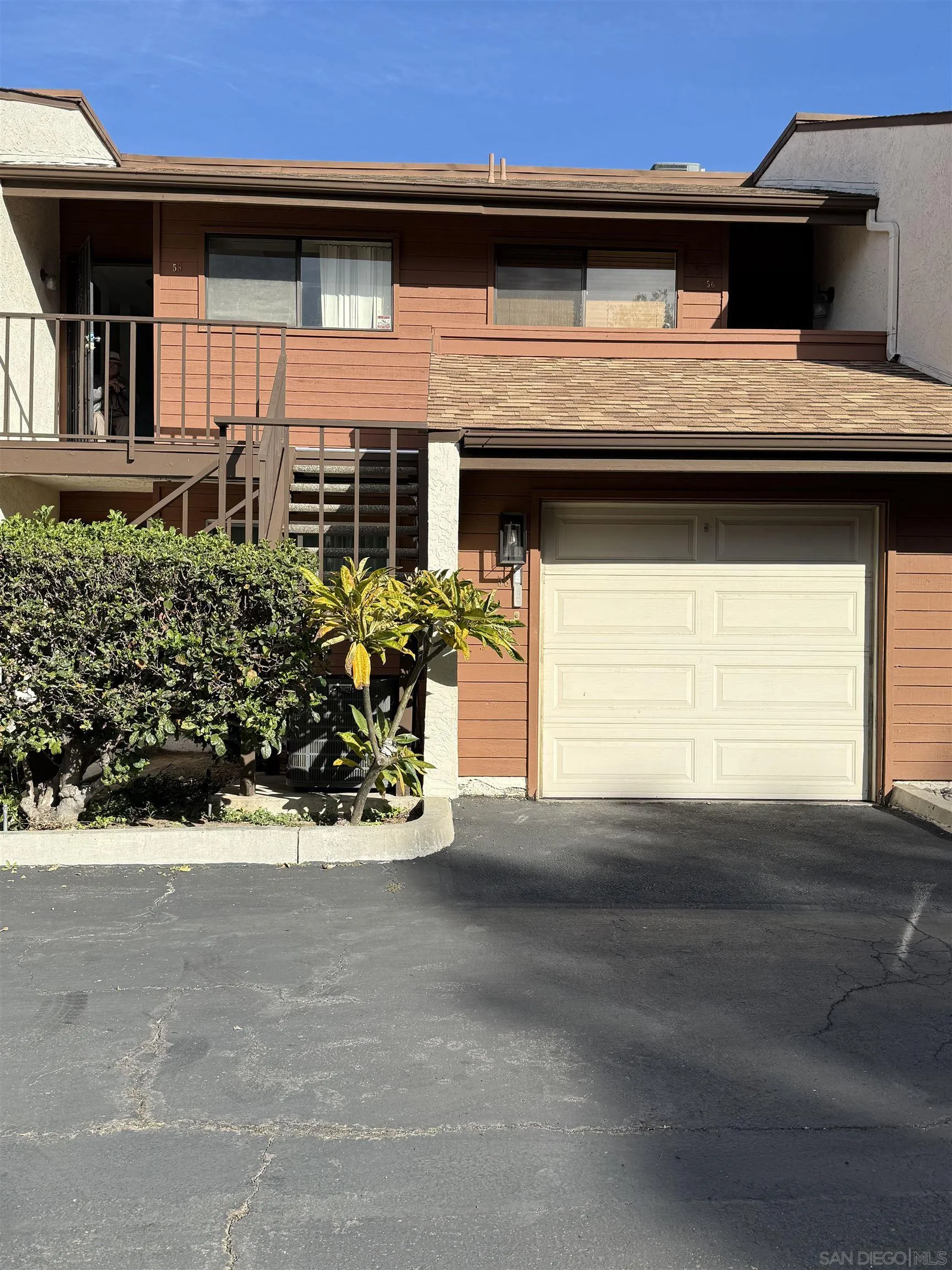 https://cdn.realtyfeed.com/cdn/127/260001417/e0f66d262a77de9576ad99d1b3383392.webp