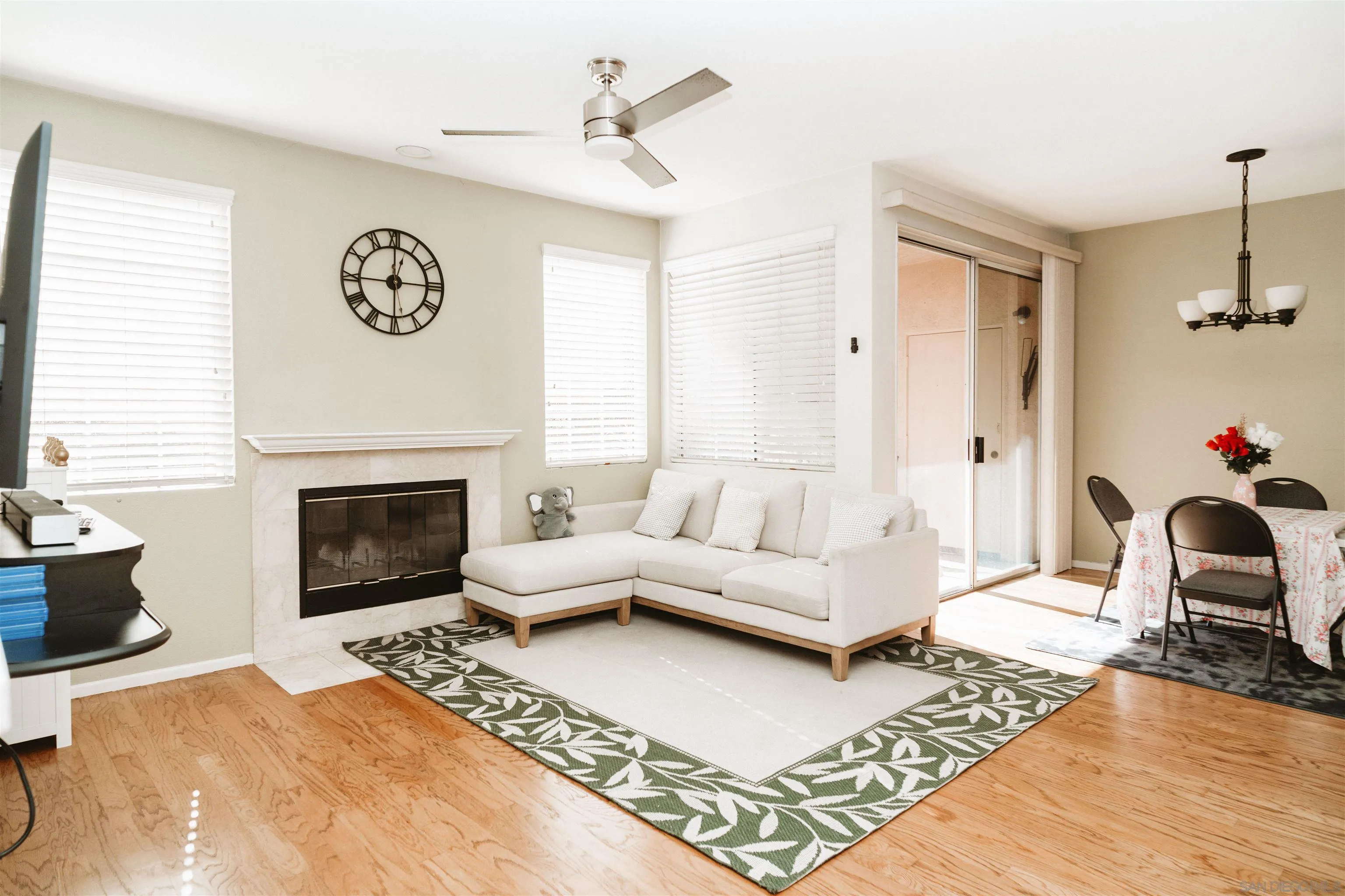 Photo #1: 260001419 Listing: Photo #1