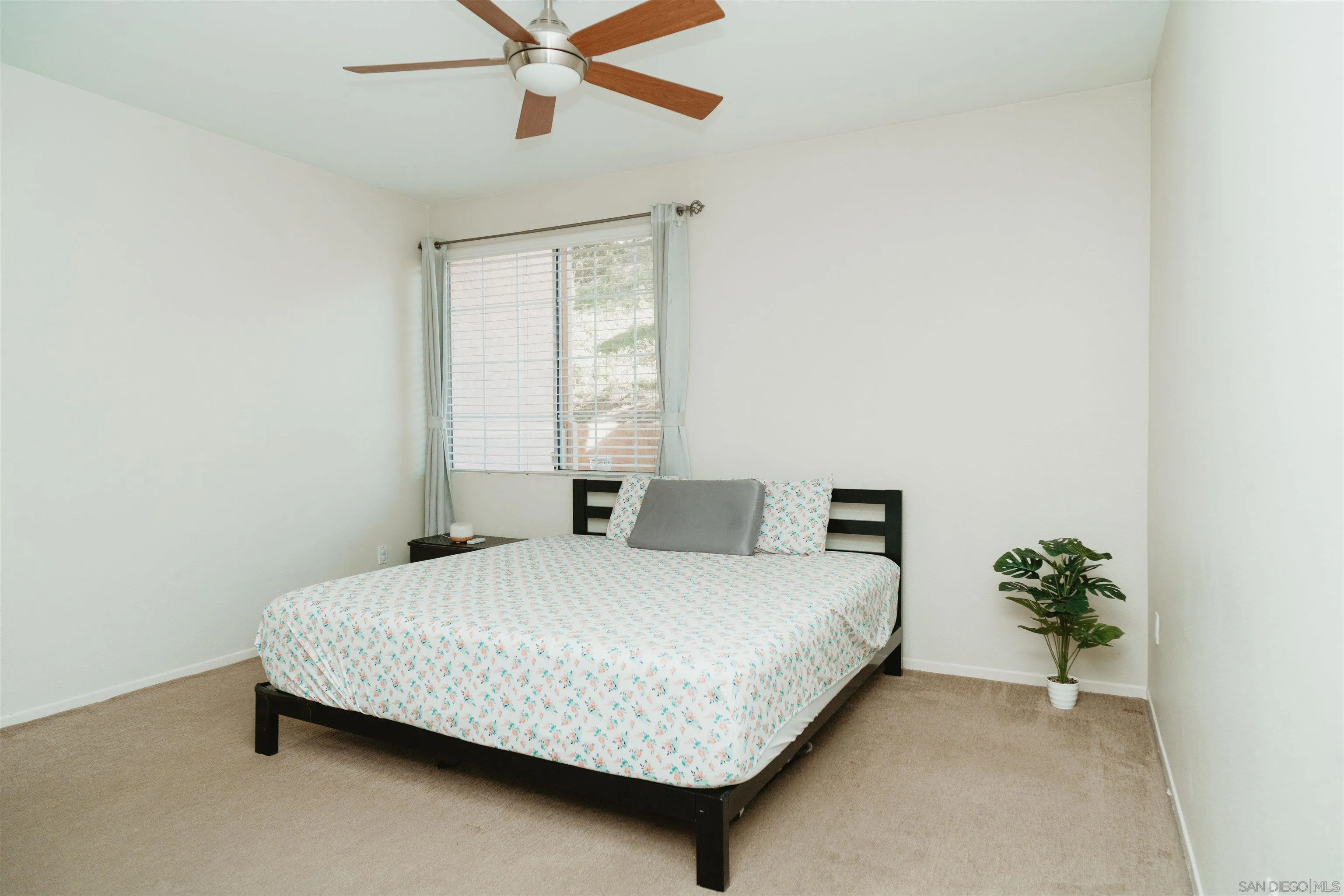 https://cdn.realtyfeed.com/cdn/127/260001419/de020c22c9cbe59f5c22b94112902a56.webp