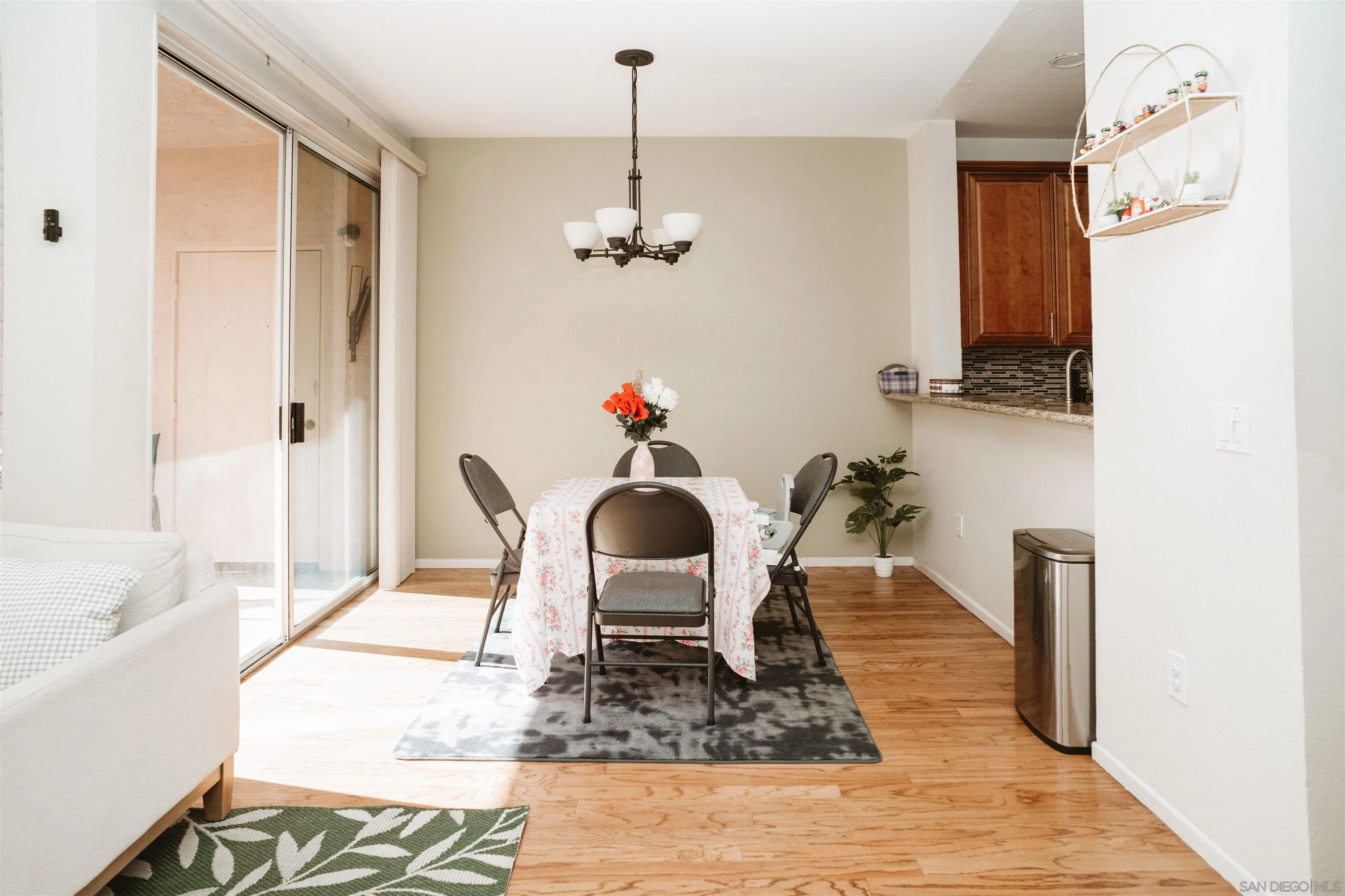 https://cdn.realtyfeed.com/cdn/127/260001419/ec4b34a76306ade92252376a24dde70b.webp