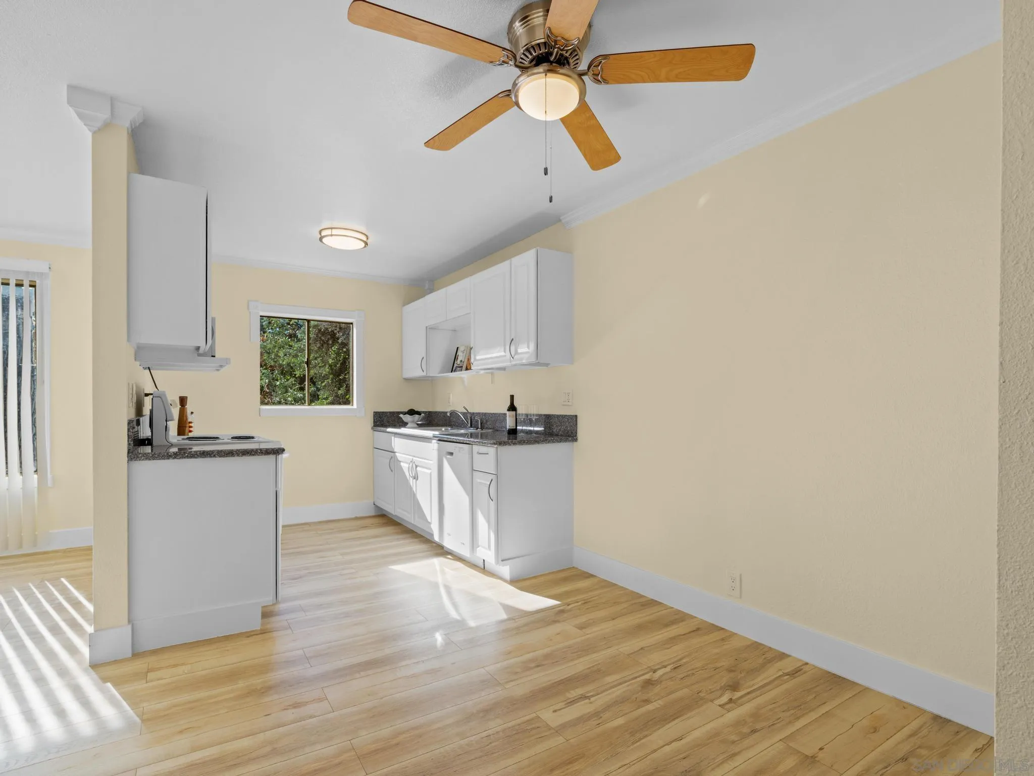 Photo #3: 260001421 Listing: Photo #3