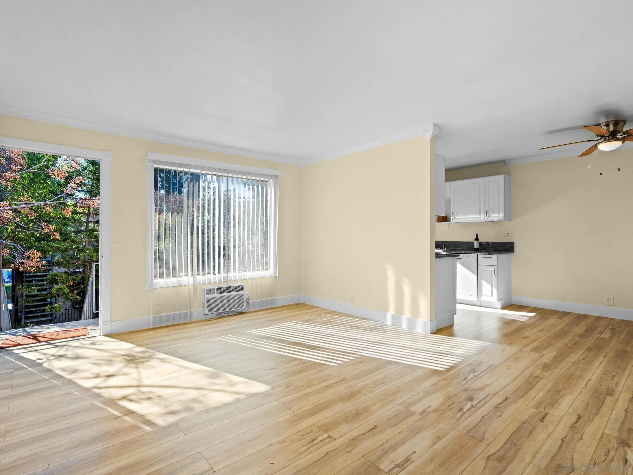 Photo #2: 260001421 Listing: Photo #2