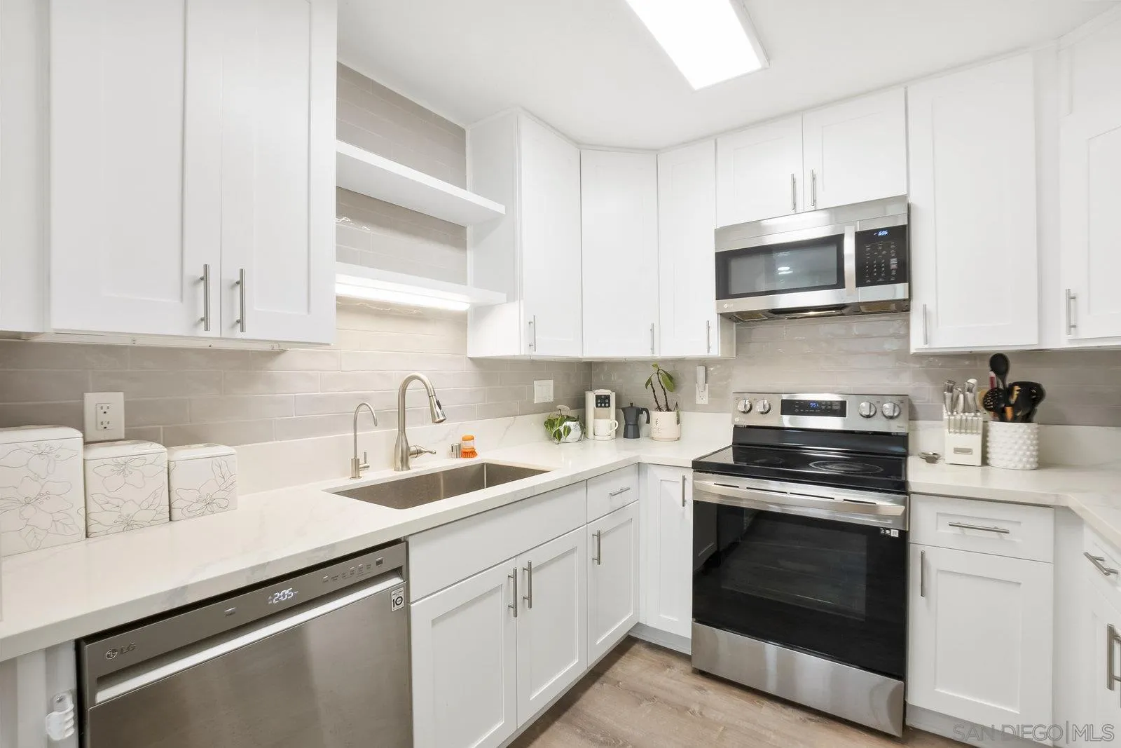 Photo #13: 260001427 Listing: Photo #13