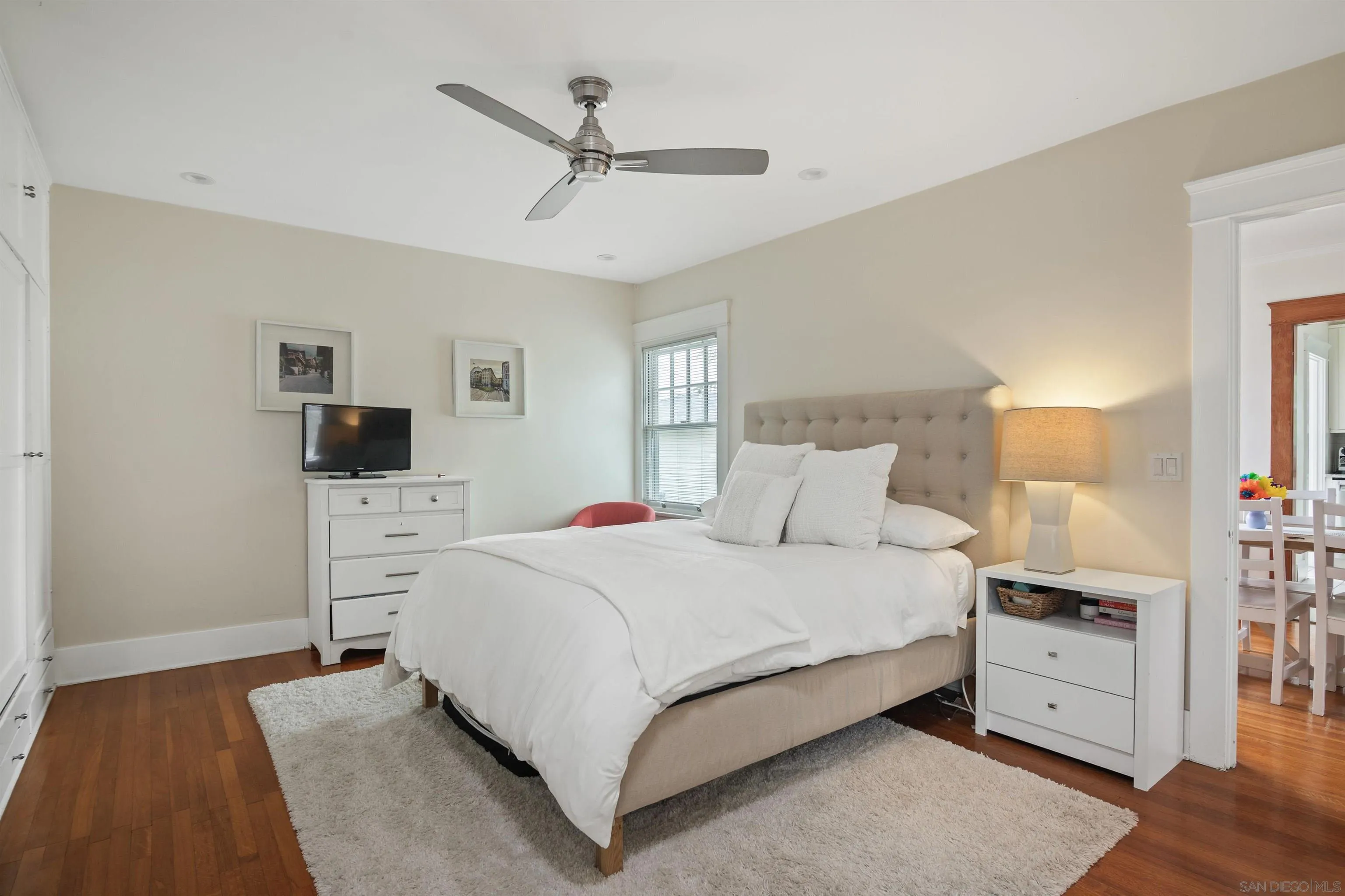 https://cdn.realtyfeed.com/cdn/127/260001431/79891f42d2c63a11b34f6d71cb17babf.webp