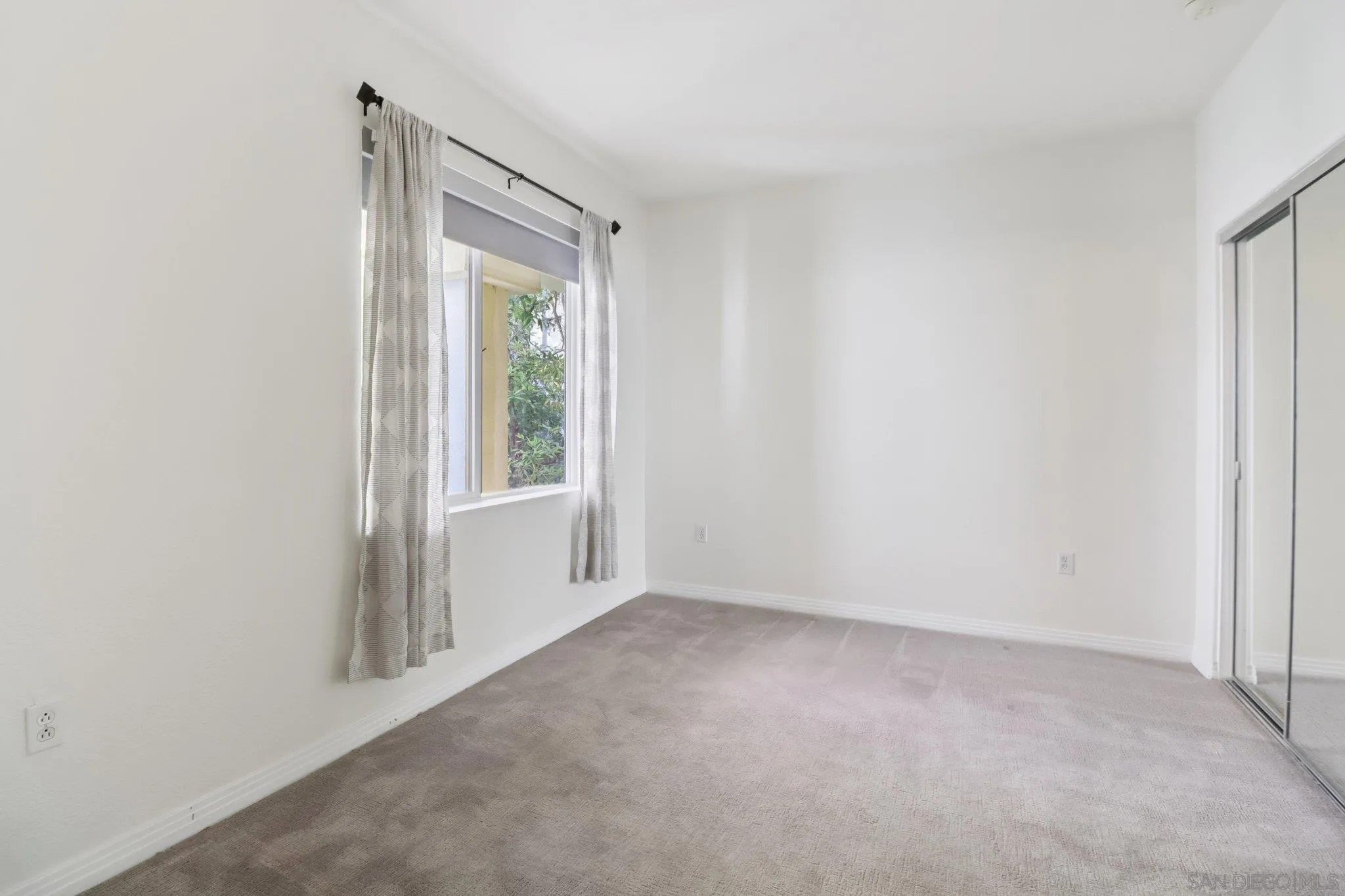 https://cdn.realtyfeed.com/cdn/127/260001432/240a893eac05731c900bbdd60b266bb2.webp