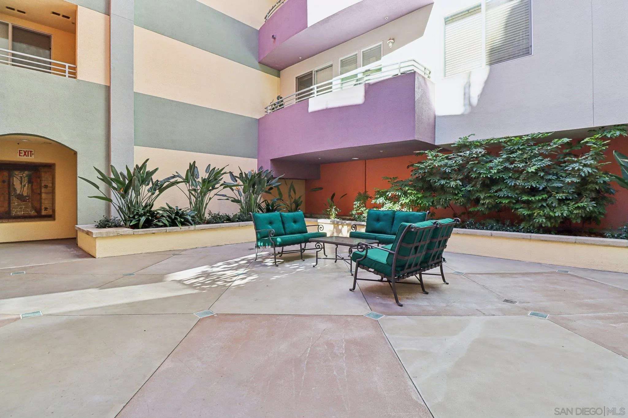https://cdn.realtyfeed.com/cdn/127/260001432/a37b052cd6ba72440cd35f24a2475eeb.webp
