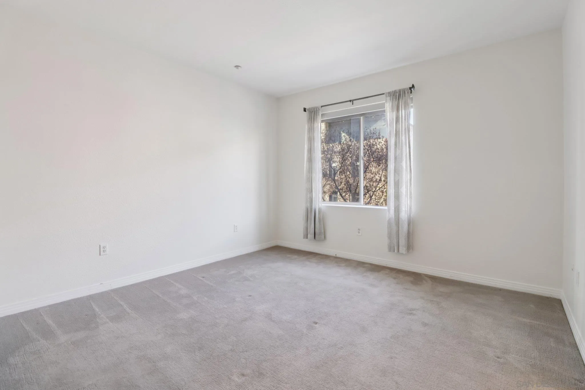 https://cdn.realtyfeed.com/cdn/127/260001432/aaa17d52f0e09e71b7fbe6d598c359e2.webp