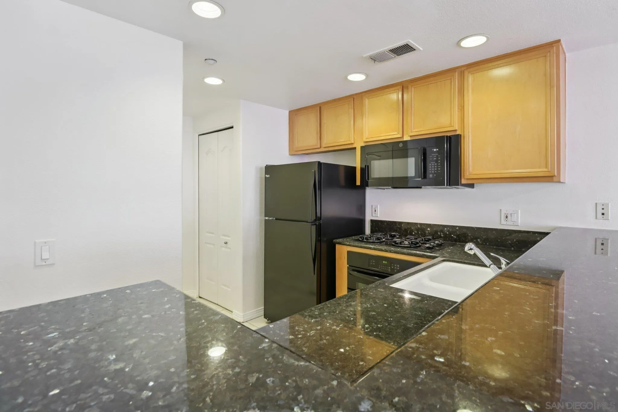 https://cdn.realtyfeed.com/cdn/127/260001432/deb52425148ddfed0199bd0c27ff3166.webp