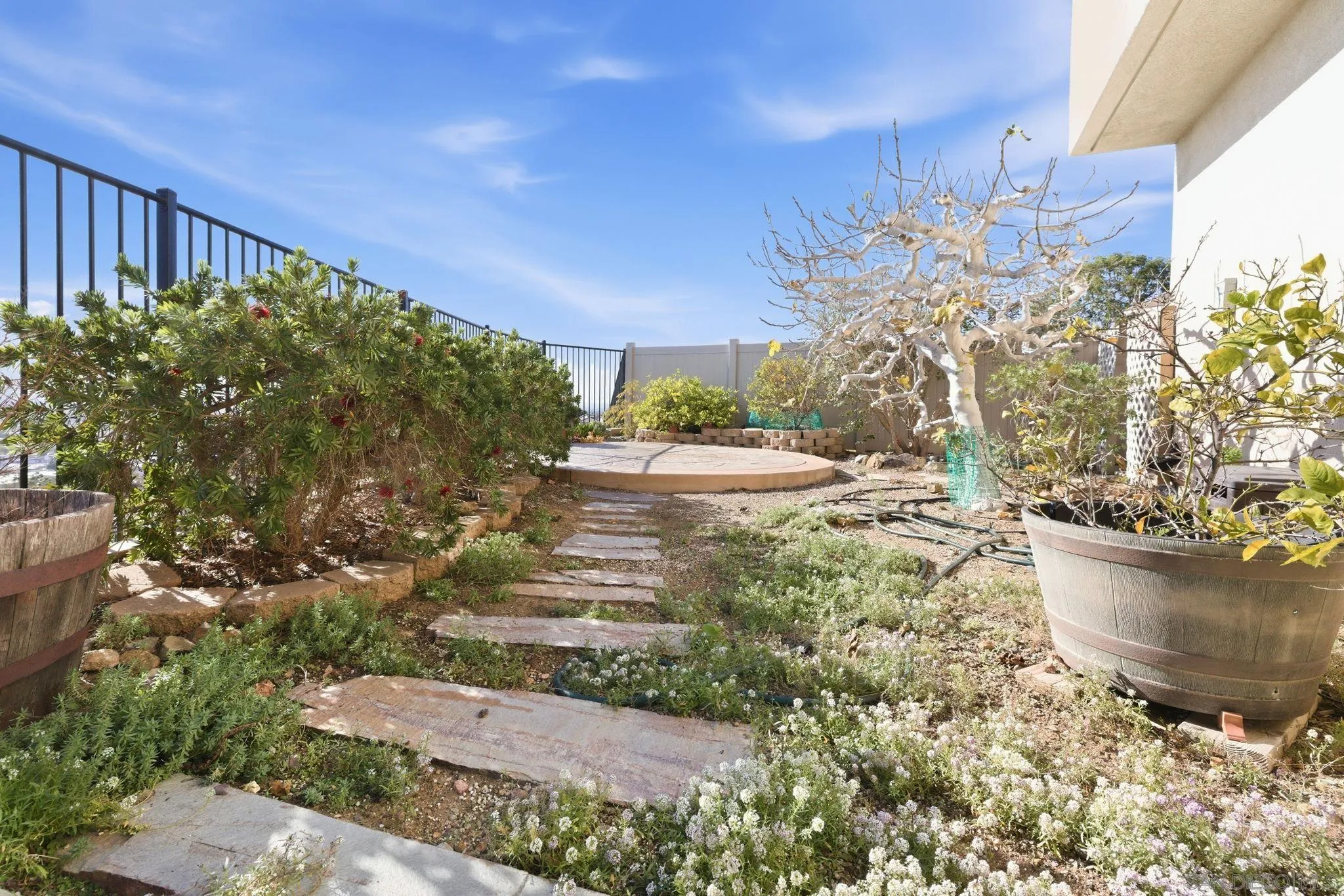 https://cdn.realtyfeed.com/cdn/127/260001434/0eca322feda32c9a05a0f5e00f836b15.webp