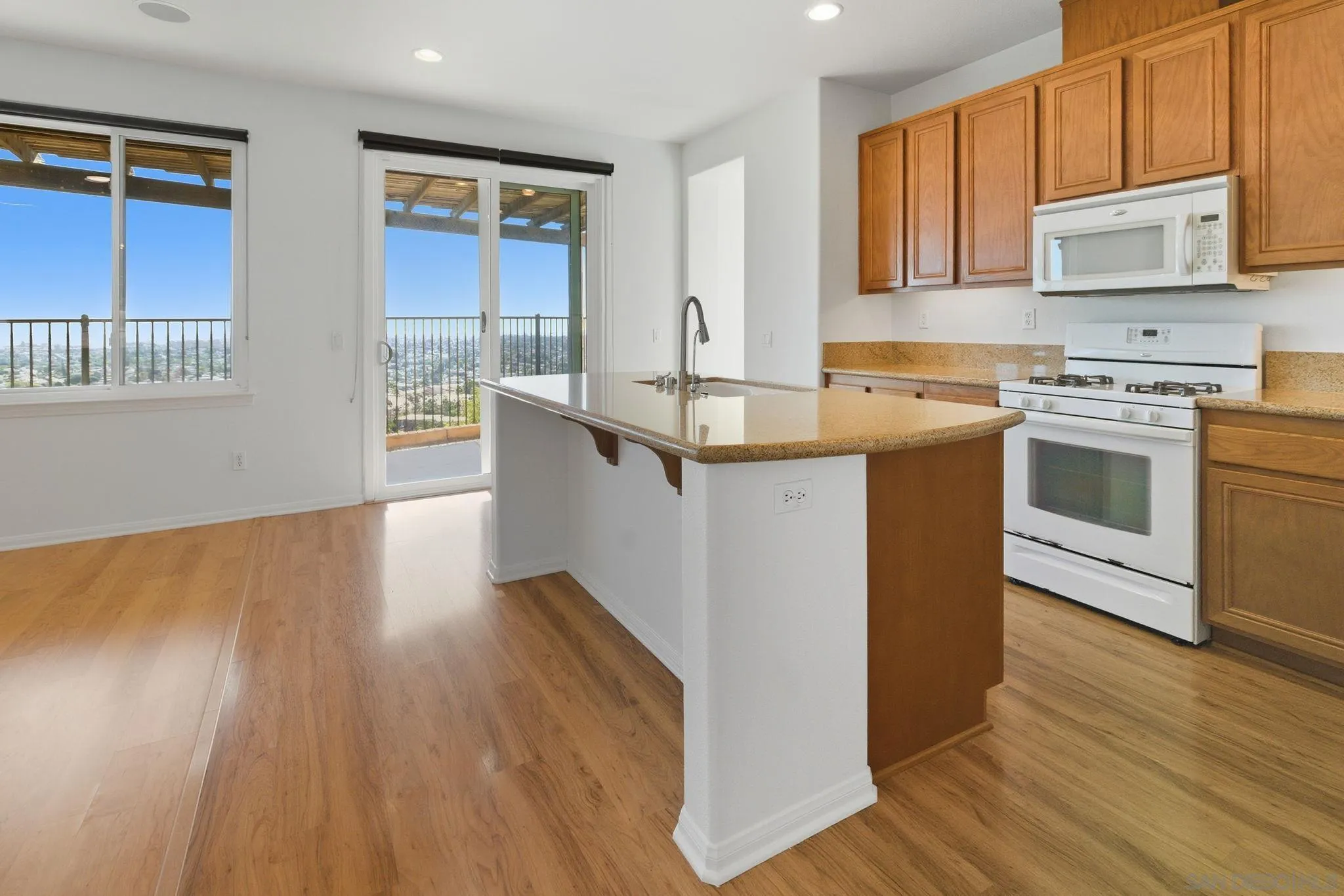 https://cdn.realtyfeed.com/cdn/127/260001434/19e1a997047bcb1650f0623bea1512eb.webp