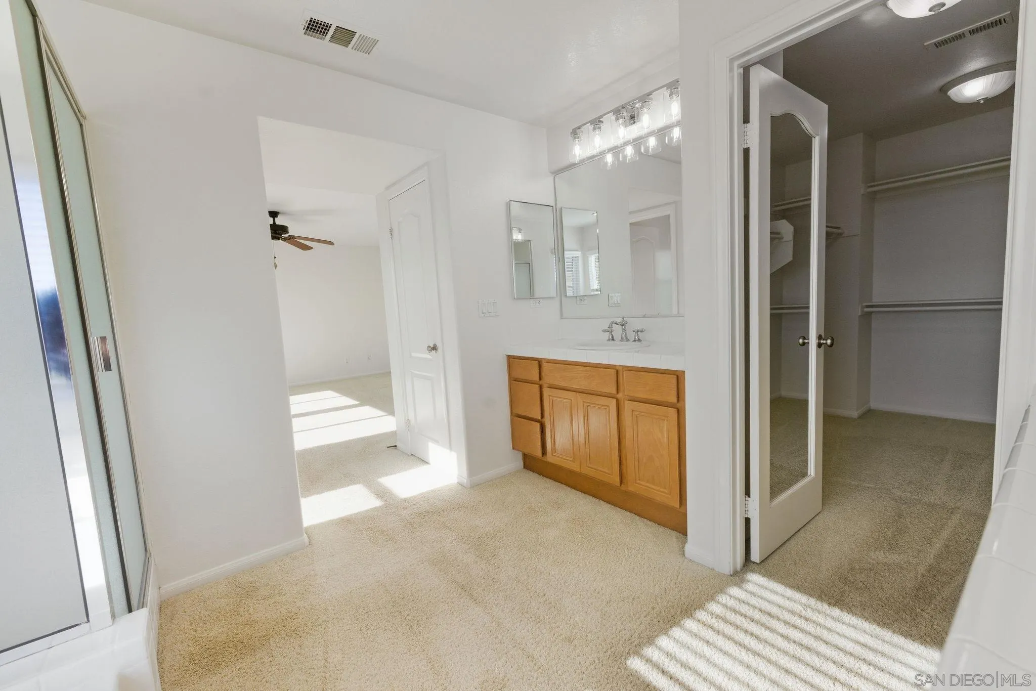 https://cdn.realtyfeed.com/cdn/127/260001434/6a46da723ab50983f78aaf54d7e08b9a.webp