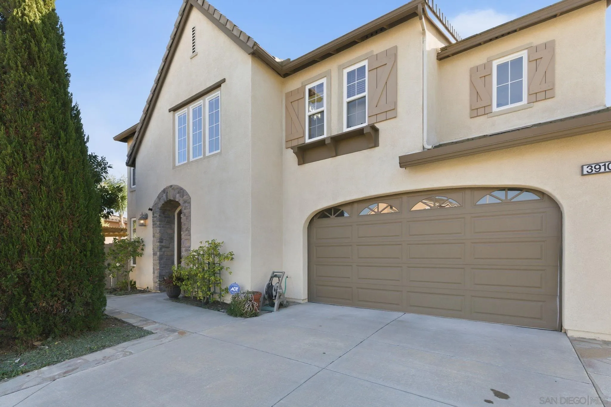 https://cdn.realtyfeed.com/cdn/127/260001434/803f11a82b26c9b2e999f4626e7bdee5.webp