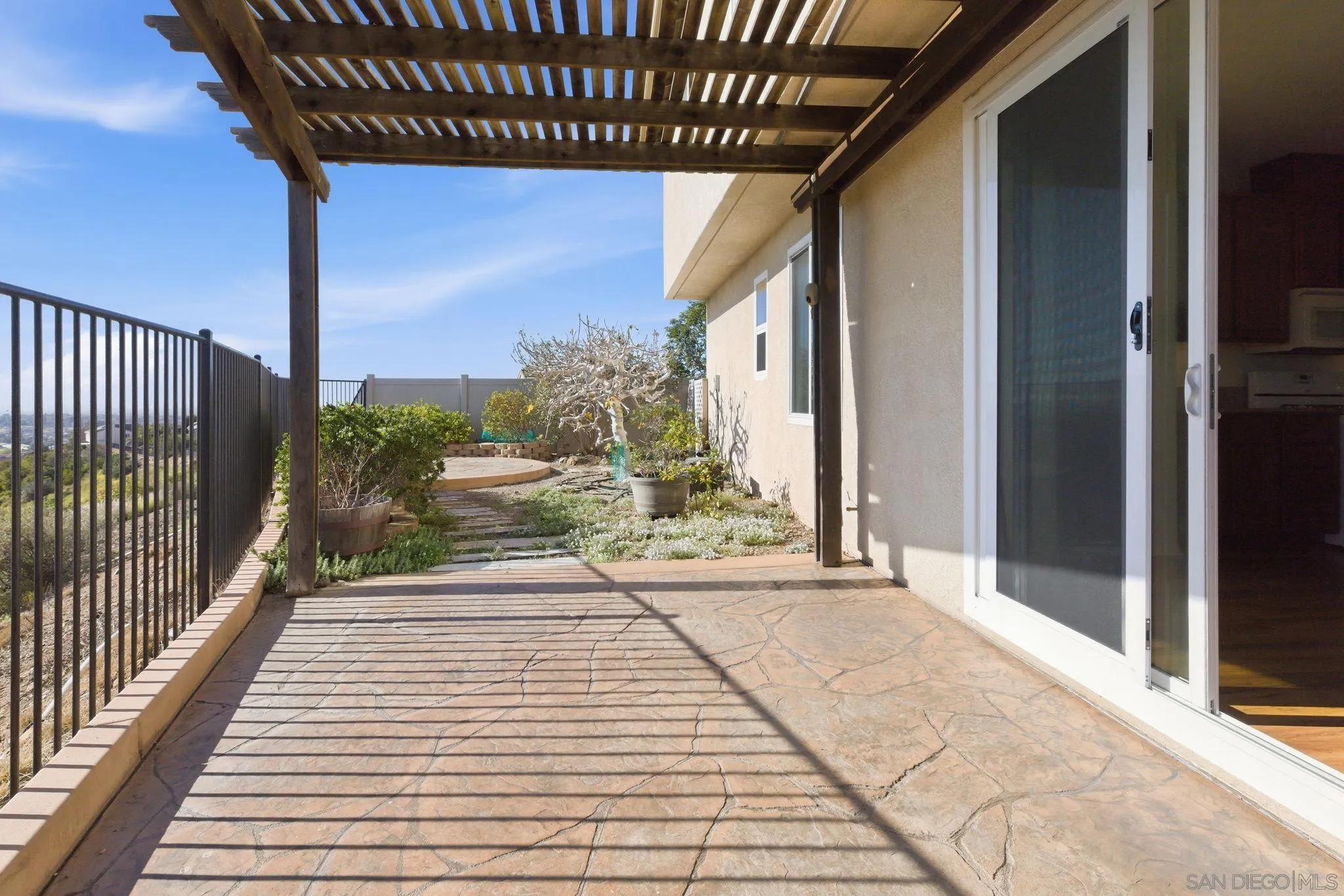https://cdn.realtyfeed.com/cdn/127/260001434/f8728df29060a34e6a0994b37fde33b1.webp