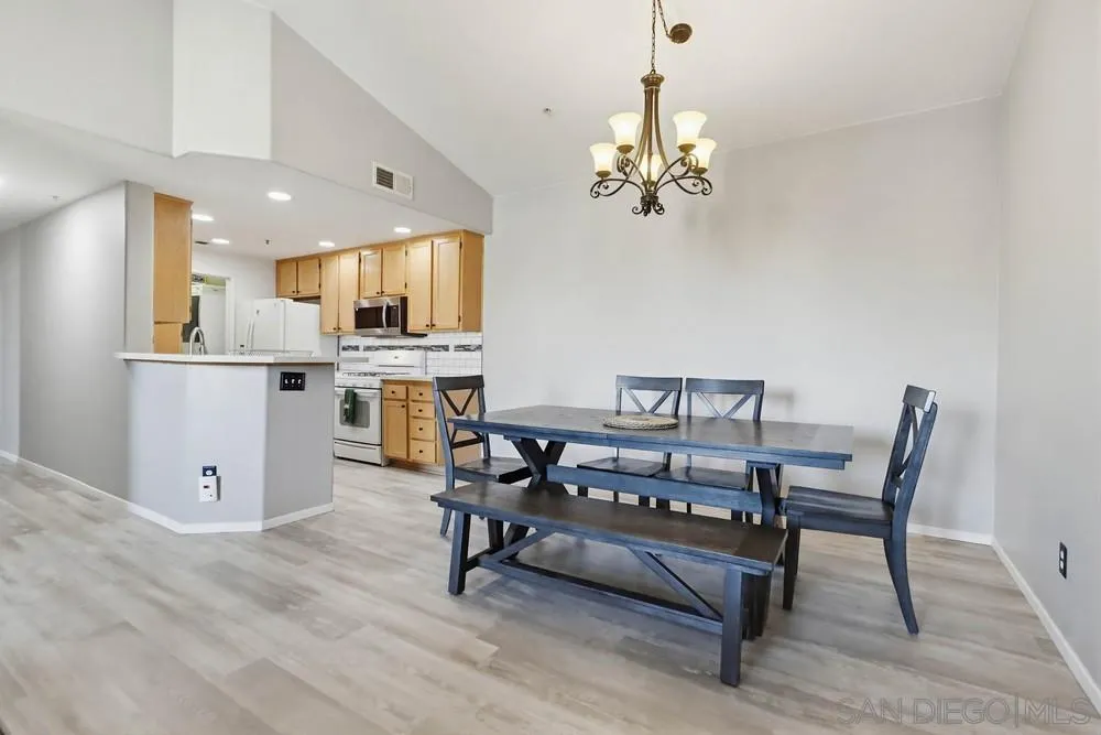 Photo #8: 260001436 Listing: Photo #8