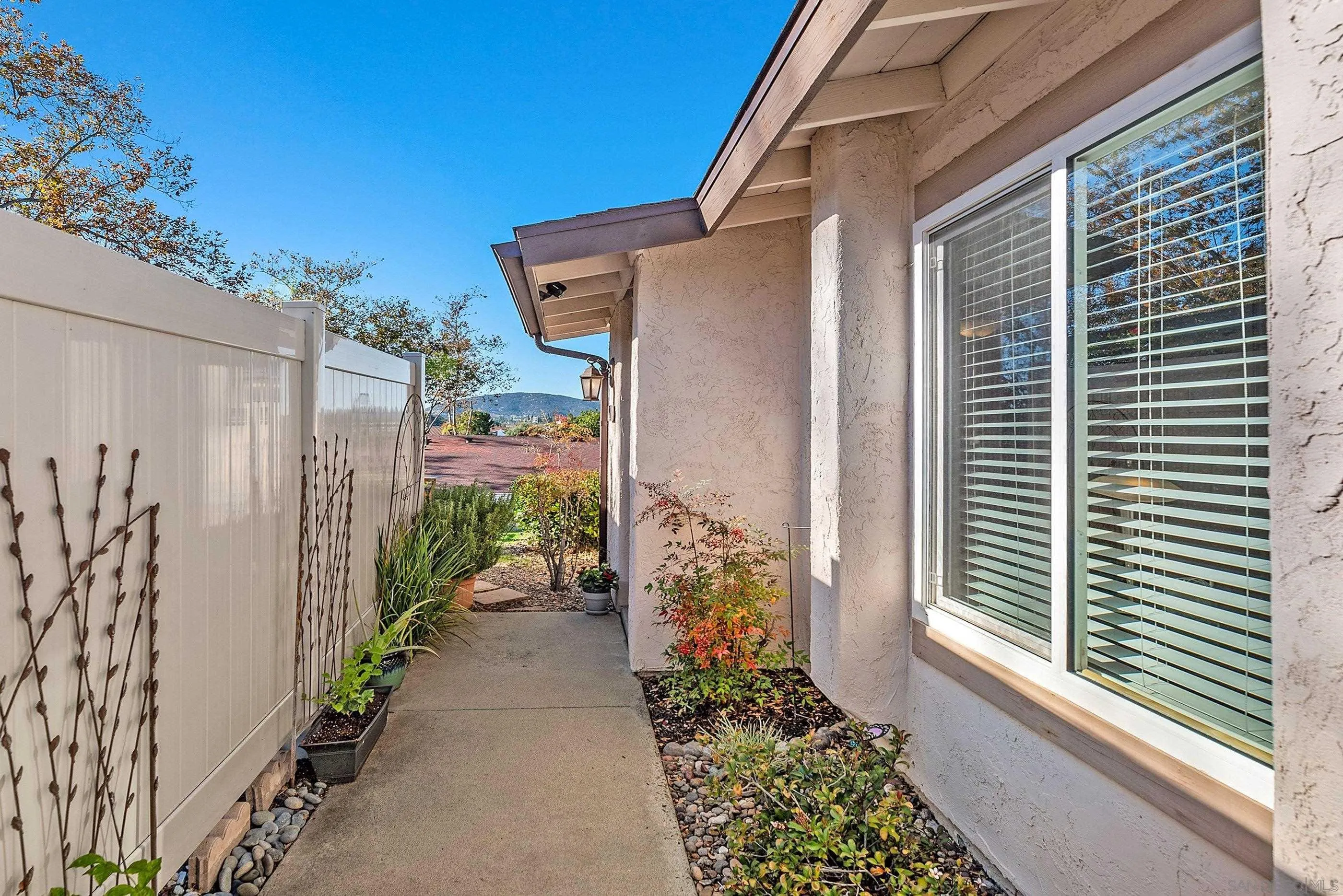 https://cdn.realtyfeed.com/cdn/127/260001437/ebf494064b64d6fe2b11b85df536a27c.webp