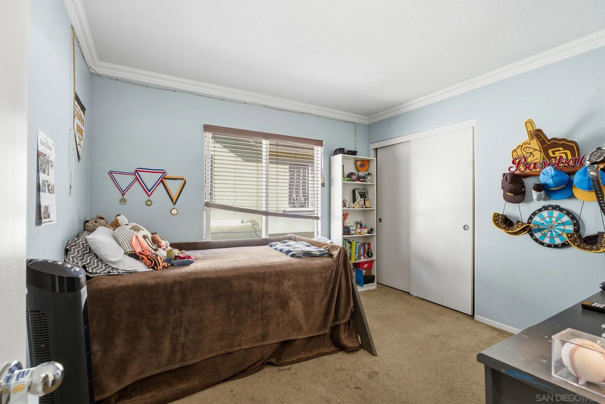 https://cdn.realtyfeed.com/cdn/127/260001439/d6166f46e88e05ee17de7be2204a10c1.webp