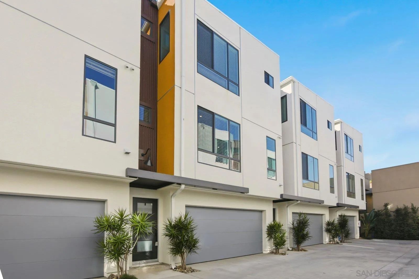 https://cdn.realtyfeed.com/cdn/127/260001440/051ecc36100785ba9b313d539501aeca.webp