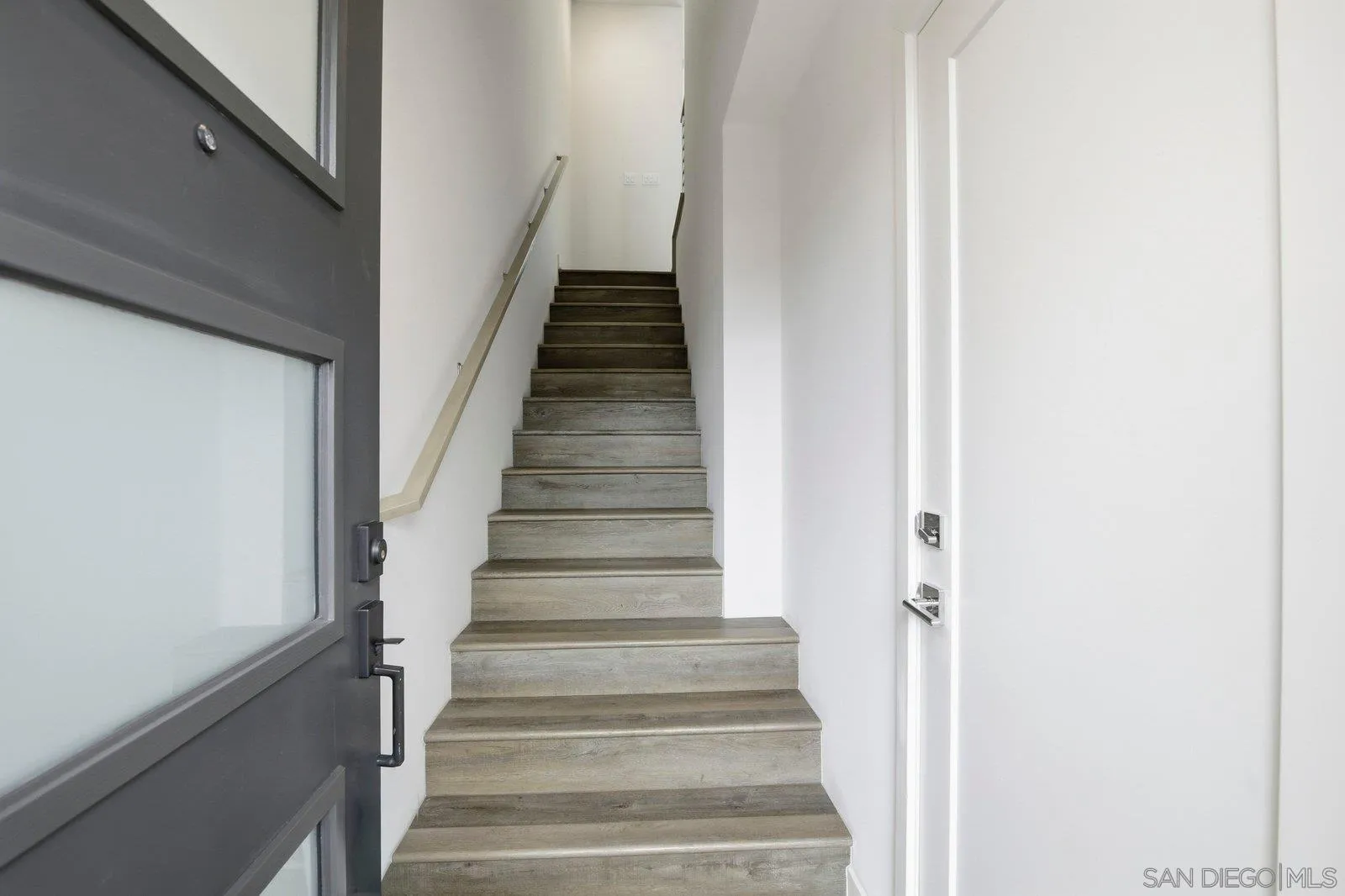 https://cdn.realtyfeed.com/cdn/127/260001440/403ee8ae0e5ba54983b31c0433f7a1a6.webp