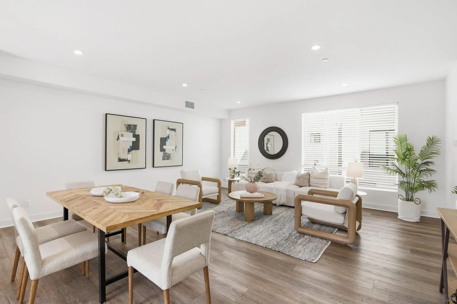 https://cdn.realtyfeed.com/cdn/127/260001440/ce912c7e9347fb9b50d04f049761a99e.webp