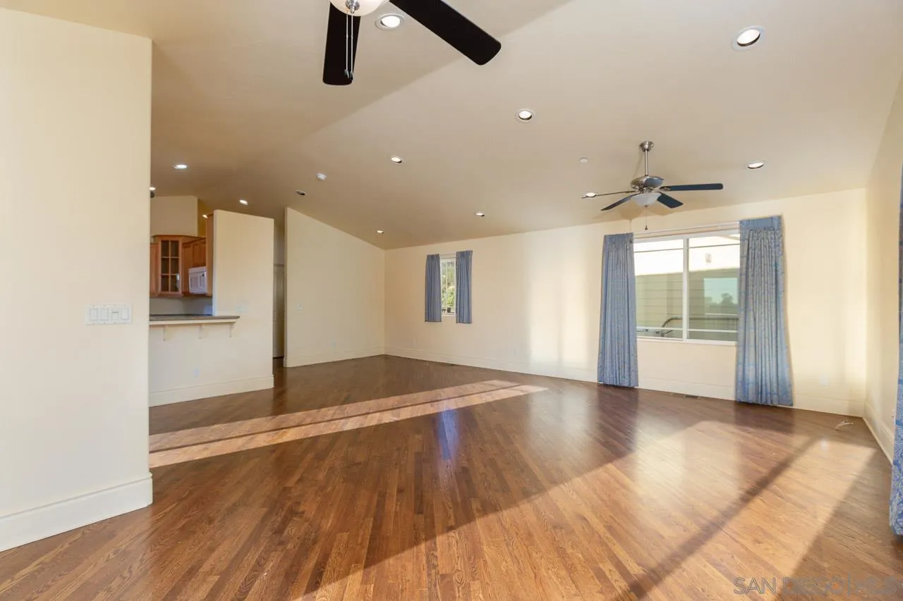 https://cdn.realtyfeed.com/cdn/127/260001443/23e1349caa0ce3b1878a2a23838f9a3c.webp