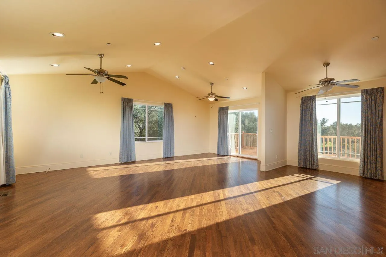 https://cdn.realtyfeed.com/cdn/127/260001443/b6205ad2699bb04e6915c56d344f0723.webp