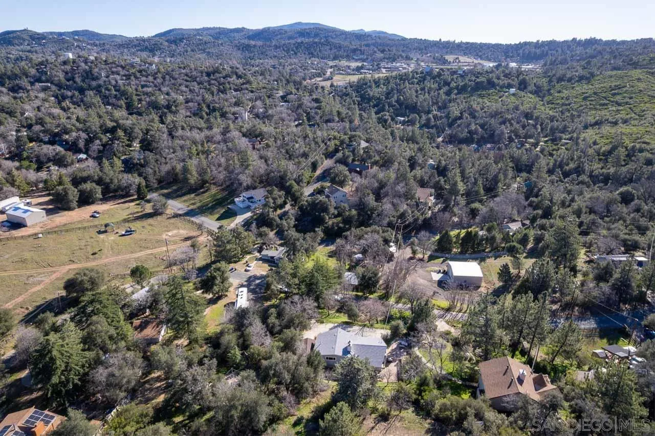 https://cdn.realtyfeed.com/cdn/127/260001446/1b68aa4c9b0d1109a38b1376185f2c1b.webp