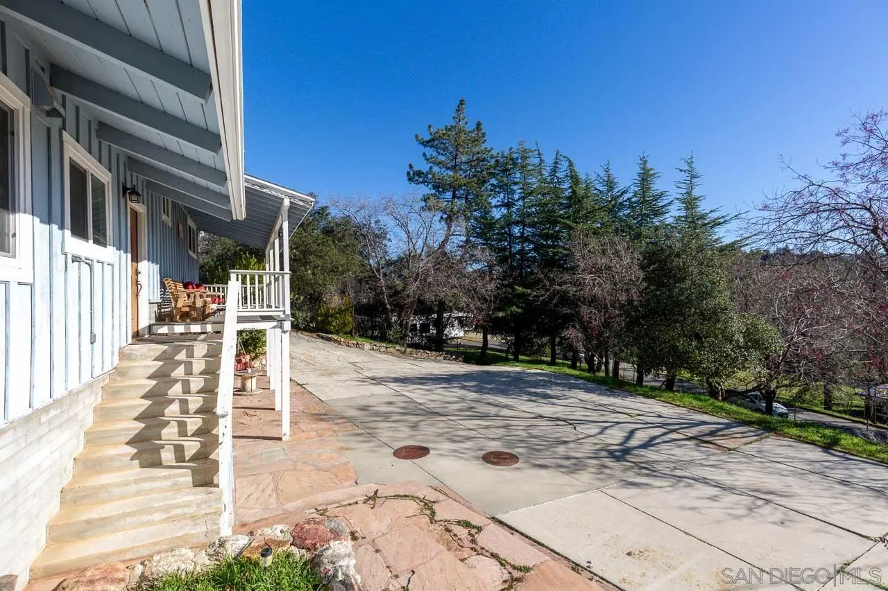 https://cdn.realtyfeed.com/cdn/127/260001446/918f8c716a9b30e2d343a0c2cbd3c7e9.webp