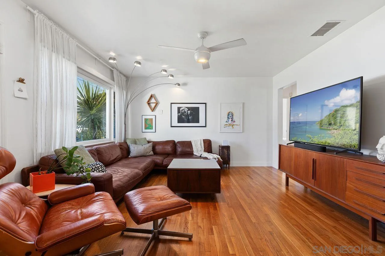 https://cdn.realtyfeed.com/cdn/127/260001447/00b1af842b69beb488952b93890c555f.webp